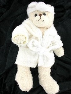 Urso de pel&uacute;cia com roup&atilde;o