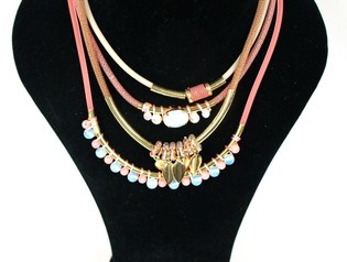 Colar Elegante de 4 Voltas Rosa (1 un)