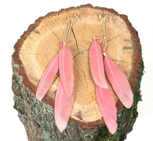 Brincos estilo Ibiza com penas Rosa Velho (1 un.)