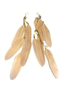 Brincos Estilo Ibiza com Penas Creme (1 un)