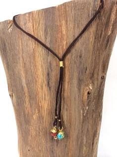 COLAR ARTESANAL ORIGINALS COM PEDRAS AZUIS VERMELHO/CASTANHO (1 un.)