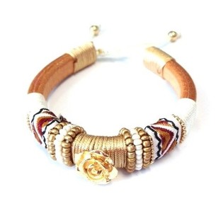 Pulseira Ibiza Castanha com Flor Dourada (1 un)
