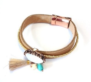 Pulseira castanha com pedra (1 un)