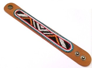 Pulseira de couro azteca com strass azul claro (1 un.)