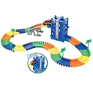 Grande Pista MAGIC ROAD com Carro Luminoso e Elevador, 136 Pe&ccedil;as